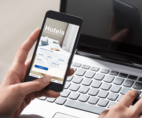 Mobile phone with hotel search app